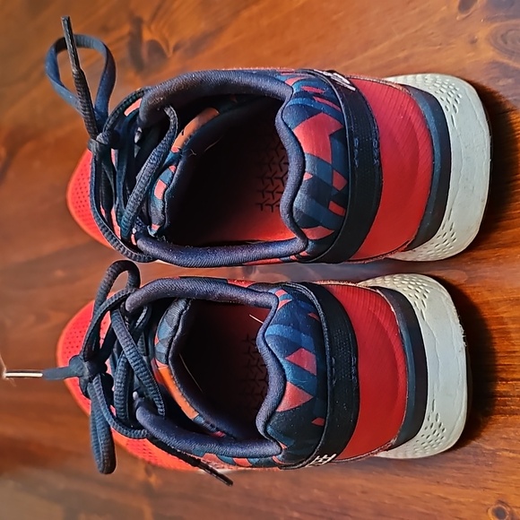 New balance Vazee running shoes. Orange and navy. Size 7.5 - Picture 2 of 4